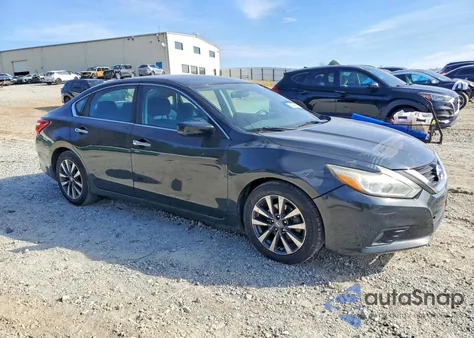 2017 Nissan Altima 2.5 z USA, uszkodzony, nr VIN 1N4AL3AP9HC225493